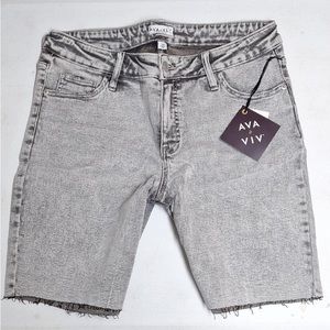 AVA + VIV Plus Size Acid Wash High- Rise Jean Shorts. Size 30W
